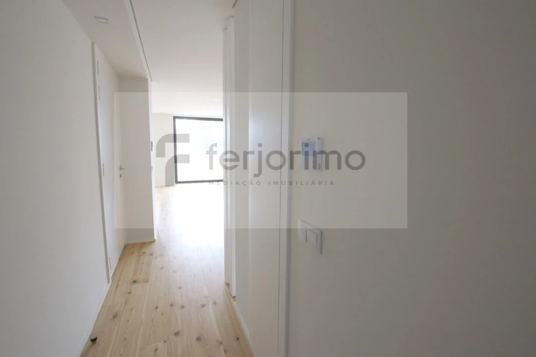Apartamento T2 para Venda em Creixomil Foto 30