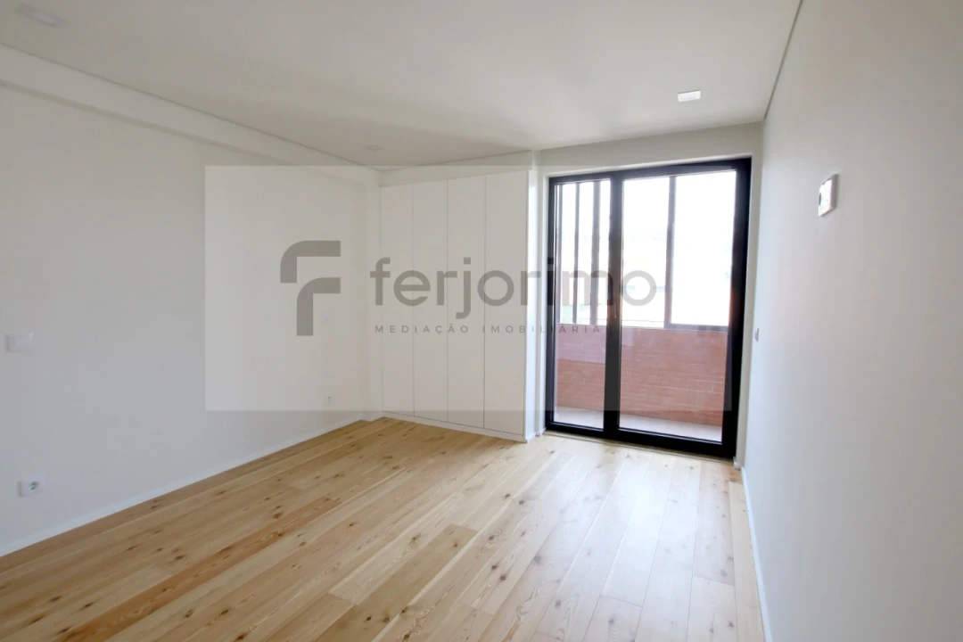 Apartamento T2 para Venda em Creixomil Foto 40