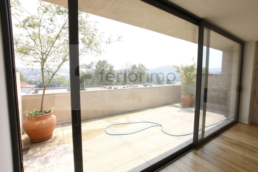 Apartamento T2 para Venda em Creixomil Foto 46