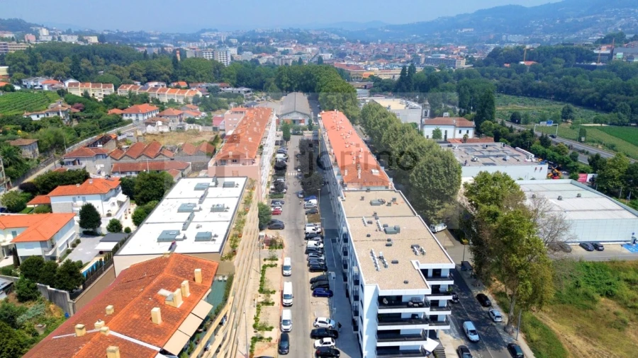 Apartamento T2 para Venda em Creixomil Foto 9