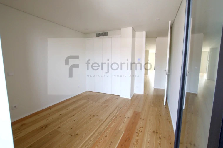 Apartamento T2 para Venda em Creixomil Foto 32