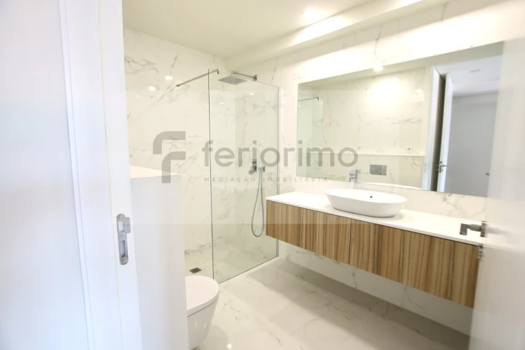 Apartamento T2 para Venda em Creixomil Foto 41