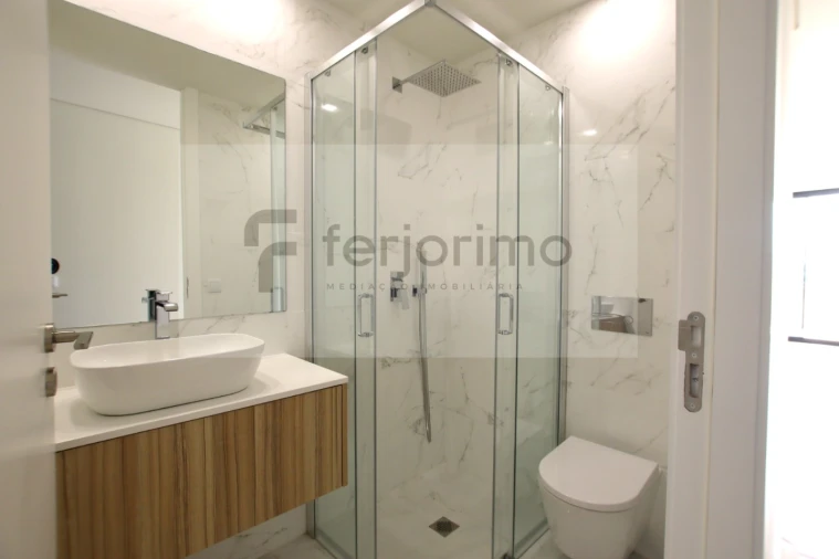 Apartamento T2 para Venda em Creixomil Foto 49
