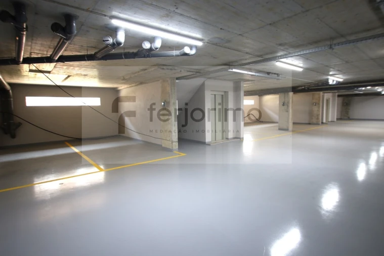 Apartamento T2 para Venda em Creixomil Foto 63