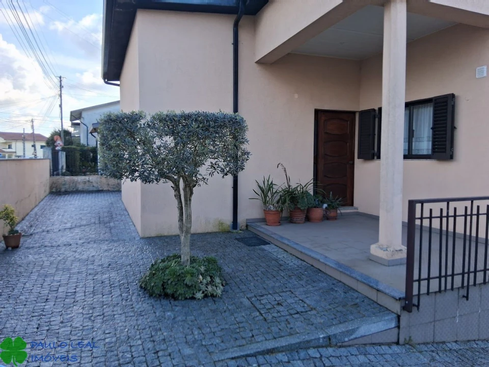 Moradia T3 para Venda em Alvarelhos e Guidões Foto 1