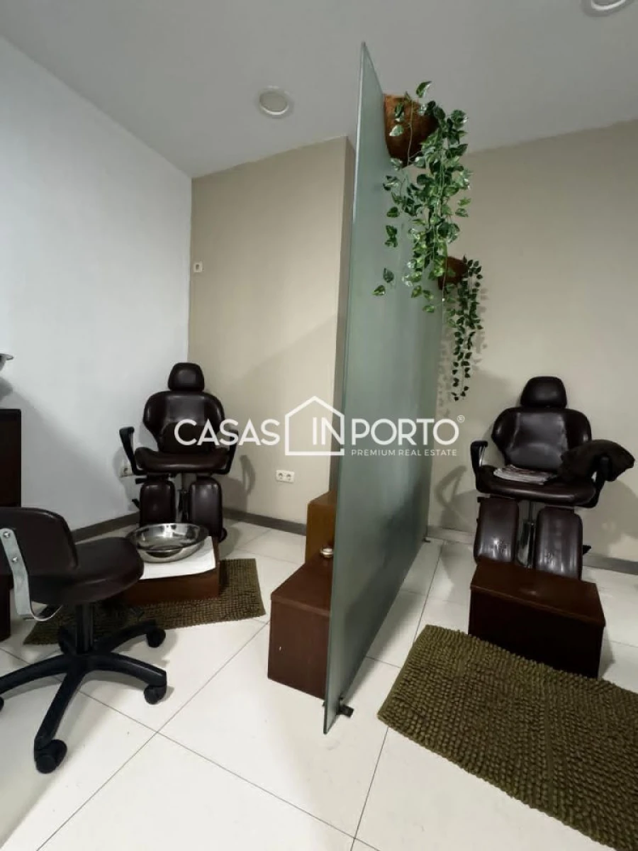 Loja para Arrendamento em Paranhos Foto 12