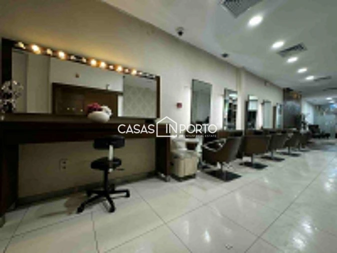 Loja para Arrendamento em Paranhos Foto 7