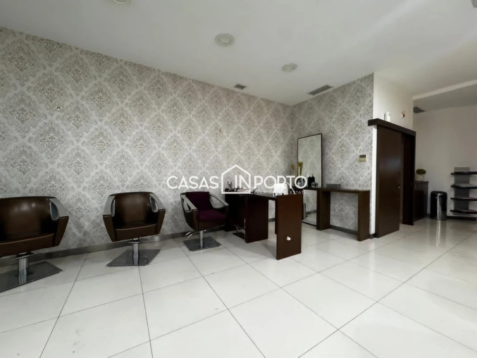 Loja para Arrendamento em Paranhos Foto 8