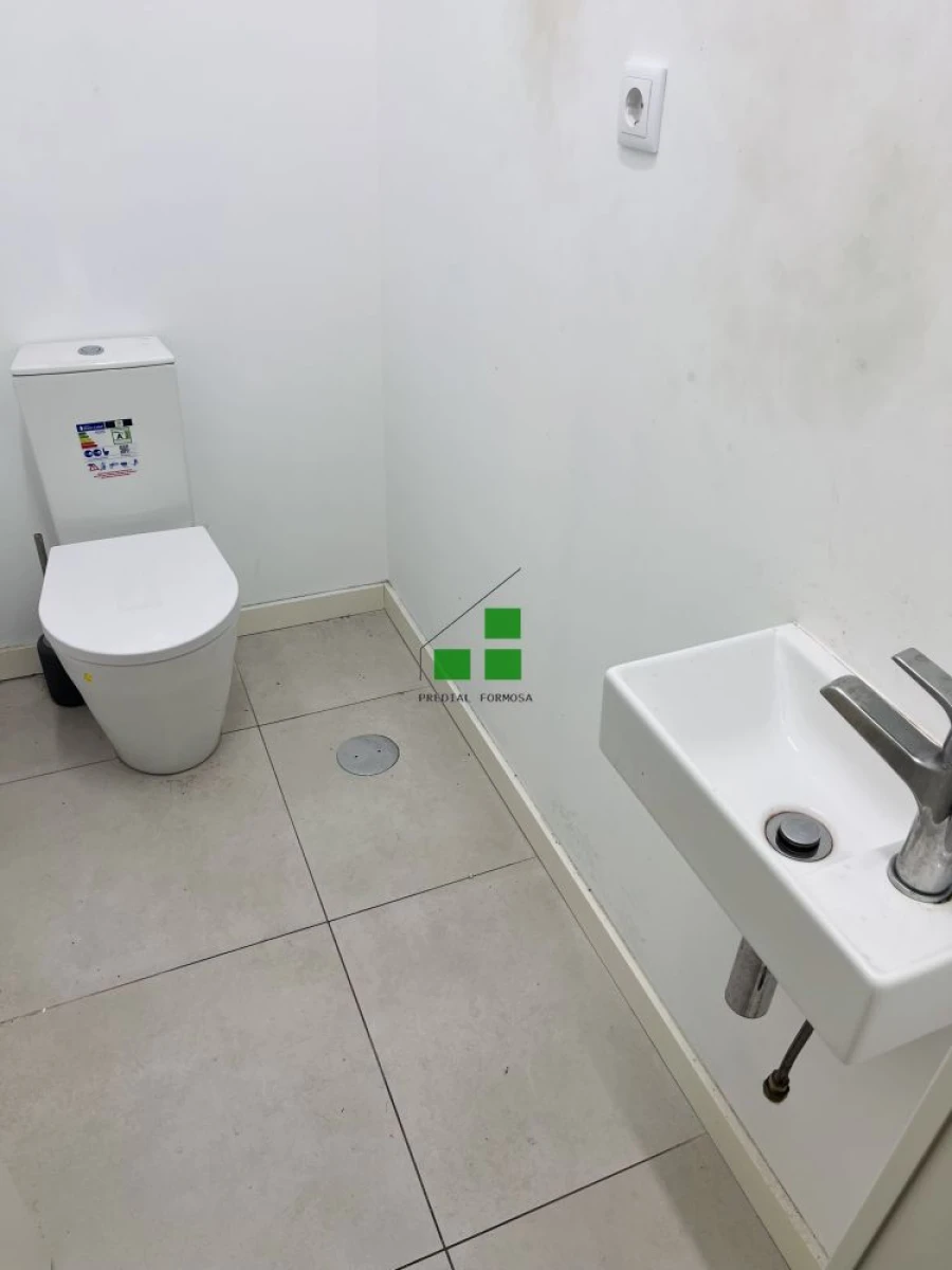 Loja para Arrendamento em Paranhos Foto 6