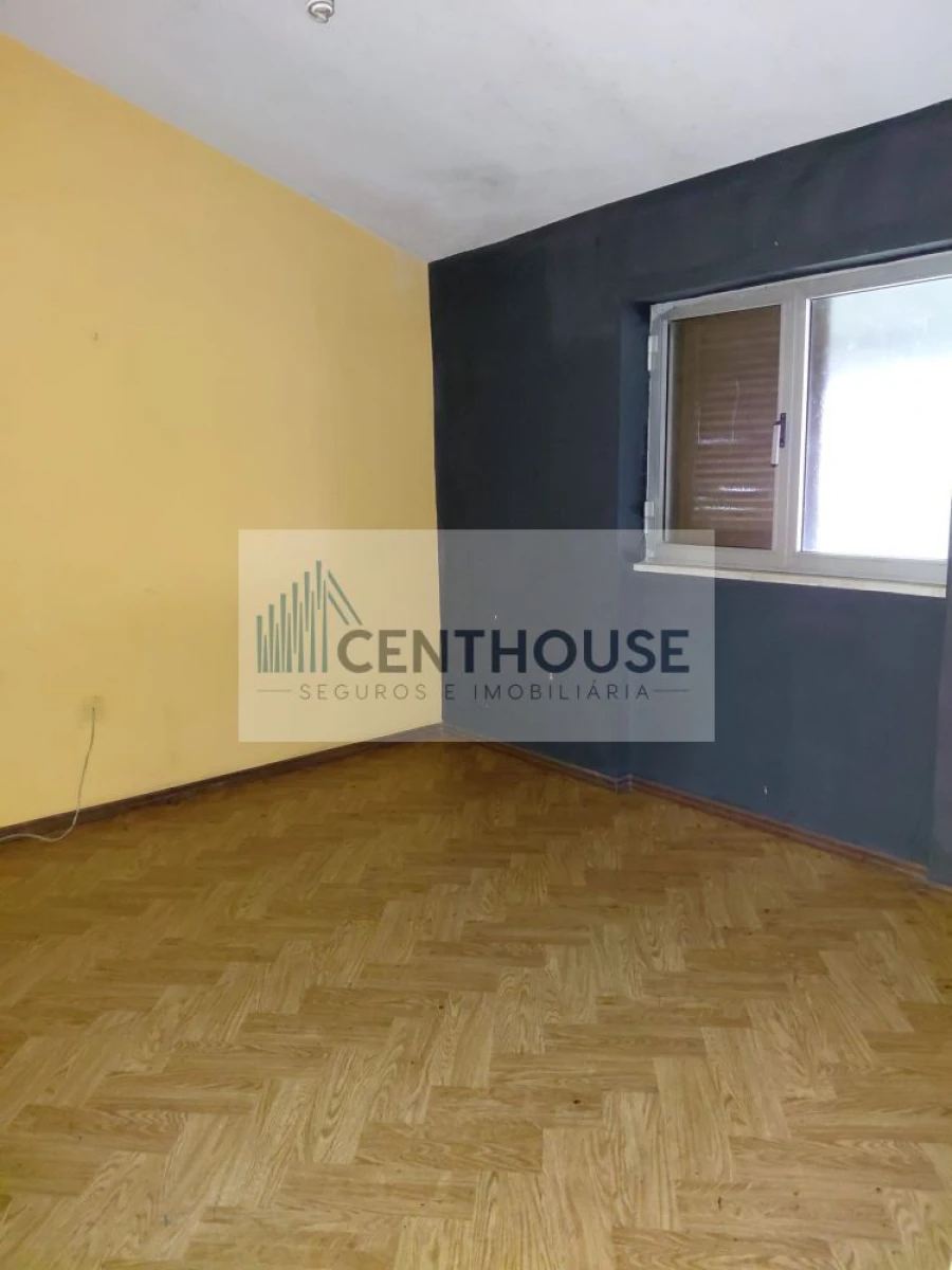 Moradia T2 para Venda em Portunhos e Outil Foto 3