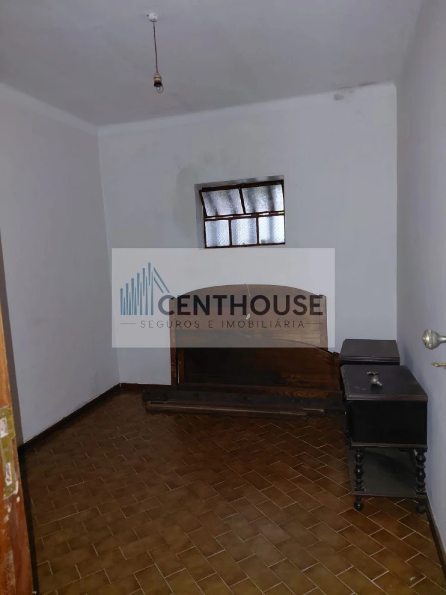 Moradia T2 para Venda em Portunhos e Outil Foto 9