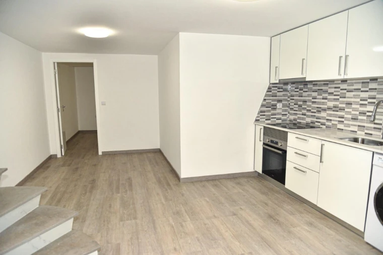 Apartamento T5 para Venda em Glória e Vera Cruz Foto 12