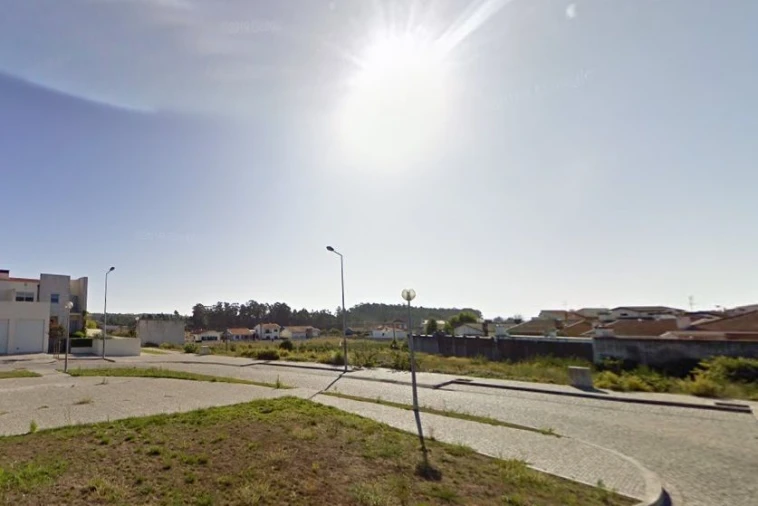 Terreno para Venda em Castêlo da Maia Foto 2