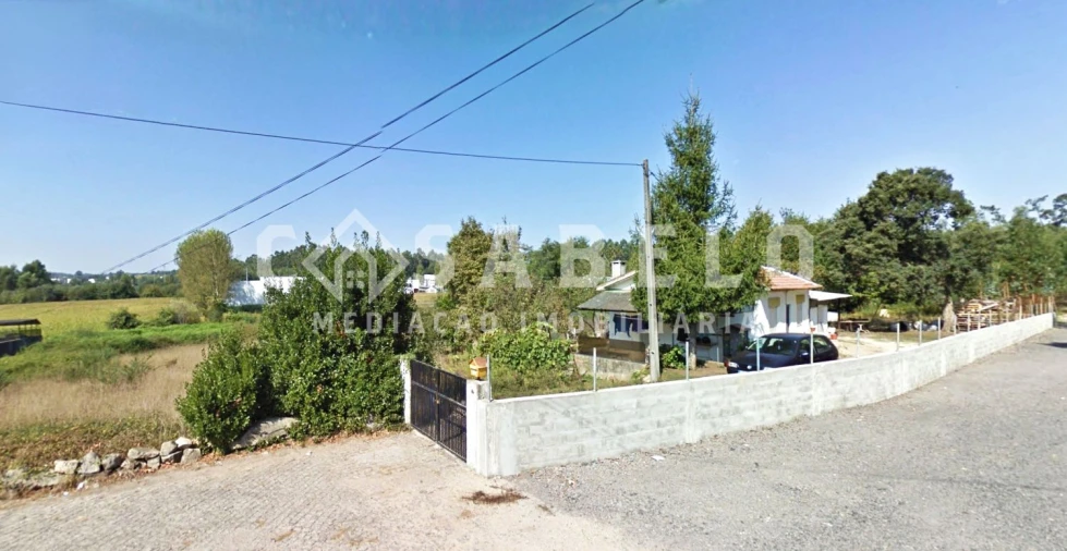 Moradia T3 para Venda em Nogueira e Silva Escura