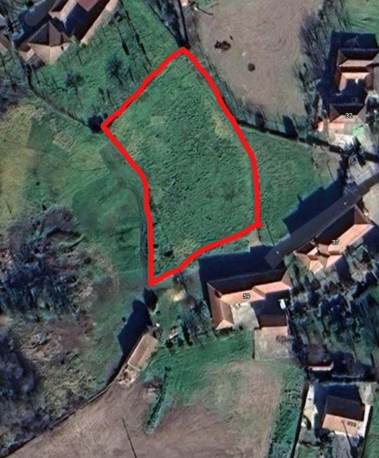 Terreno para Venda em Carvalhosa Foto 1