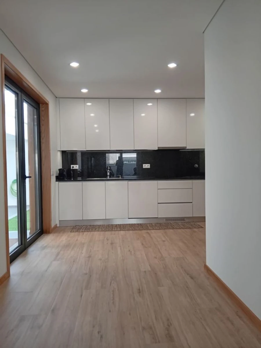 Moradia T3 para Venda em Madalena Foto 46