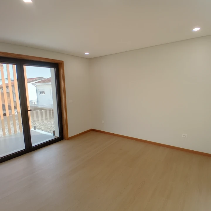 Moradia T3 para Venda em Madalena Foto 15