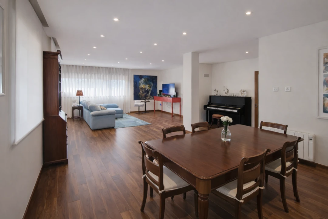 Apartamento T4 para Venda em Cidade da Maia Foto 6