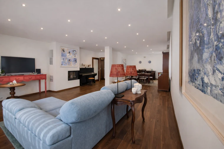 Apartamento T4 para Venda em Cidade da Maia Foto 2