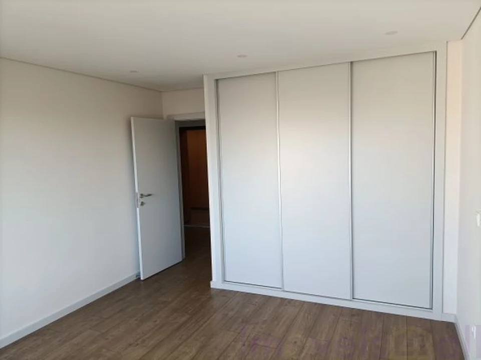 Apartamento T3 para Venda em Ramalde Foto 3