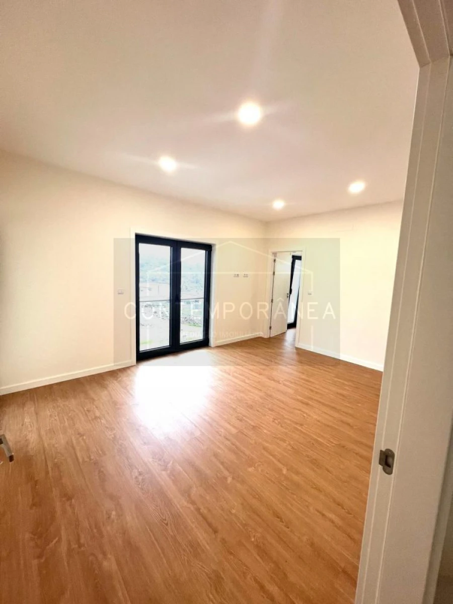 Moradia T4 para Venda em Mirandela Foto 16