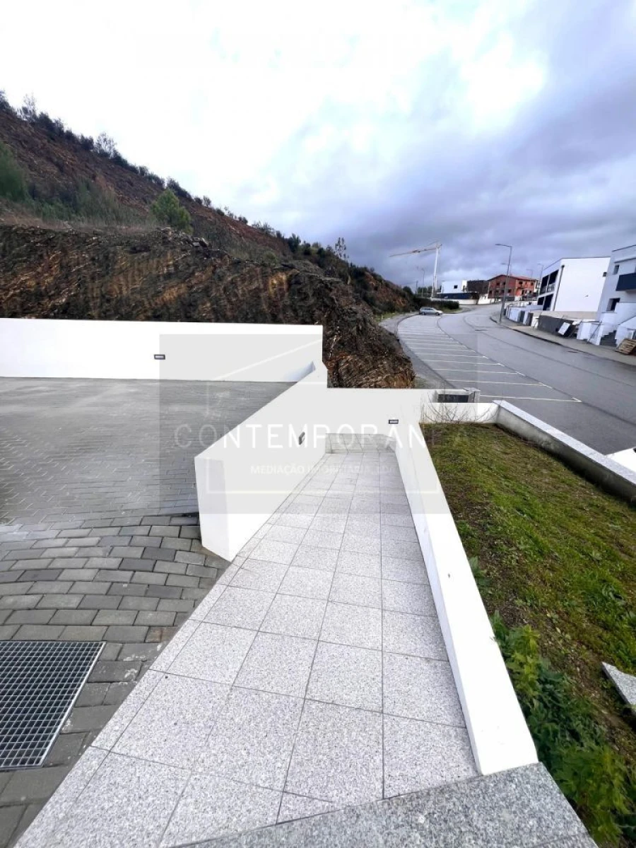 Moradia T4 para Venda em Mirandela Foto 42