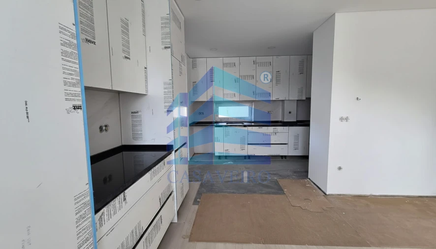 Moradia T2 para Venda em São Bernardo Foto 3