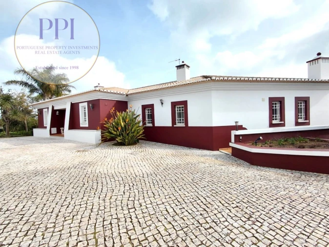 Moradia T3 para Venda em Lagos (São Sebastião e Santa Maria) Foto 1