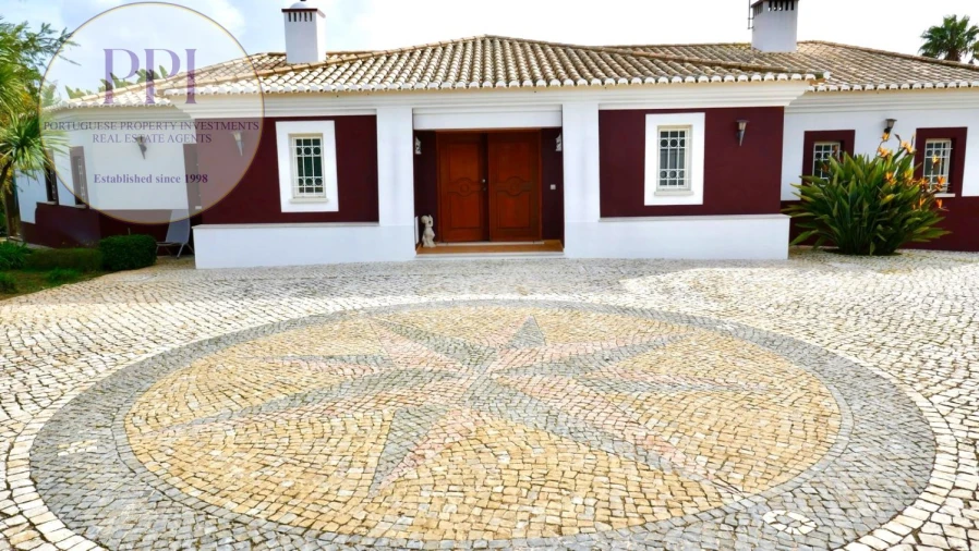 Moradia T3 para Venda em Lagos (São Sebastião e Santa Maria) Foto 2