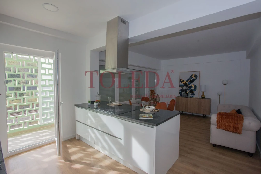Apartamento T3 para Venda em Benfica Foto 3
