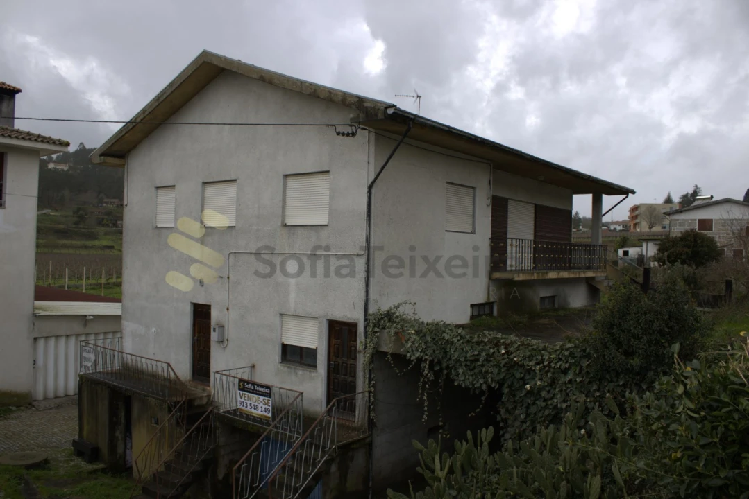 Moradia T3 para Venda em Sobretamega Foto 2