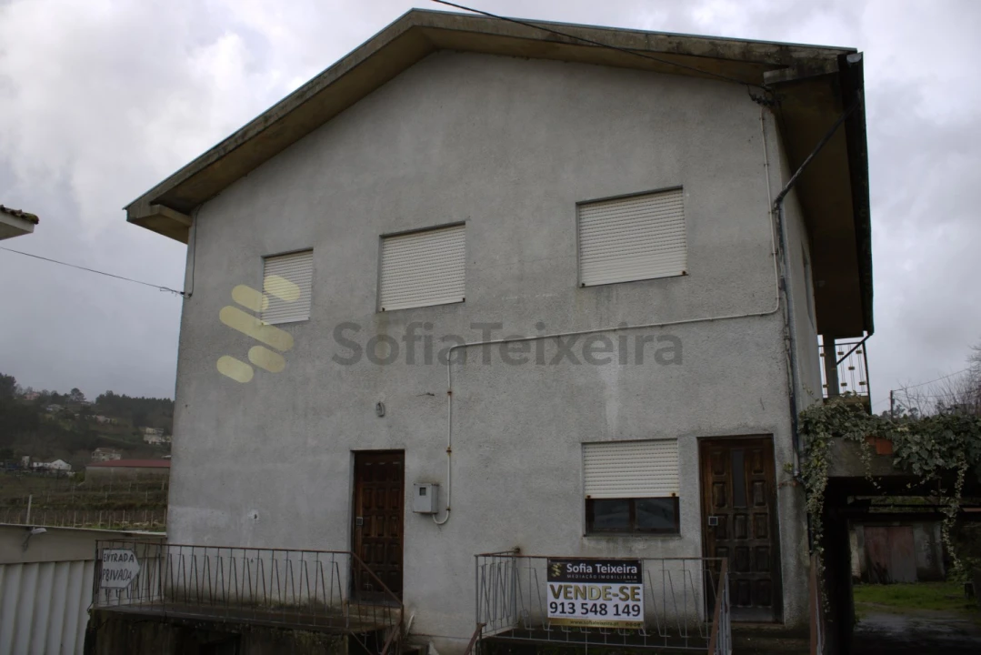 Moradia T3 para Venda em Sobretamega Foto 3