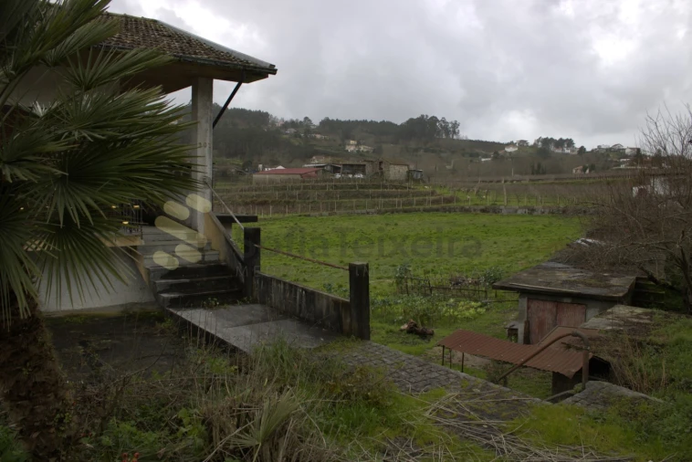 Moradia T3 para Venda em Sobretamega Foto 4