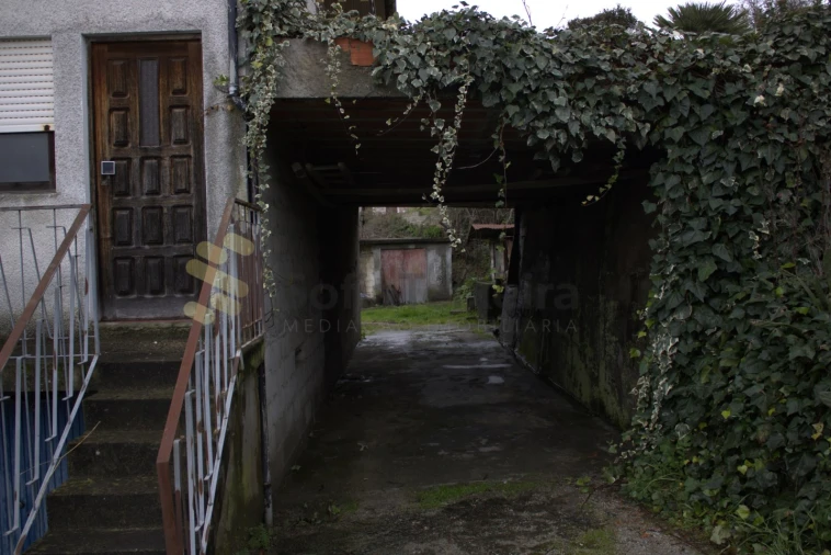 Moradia T3 para Venda em Sobretamega Foto 6