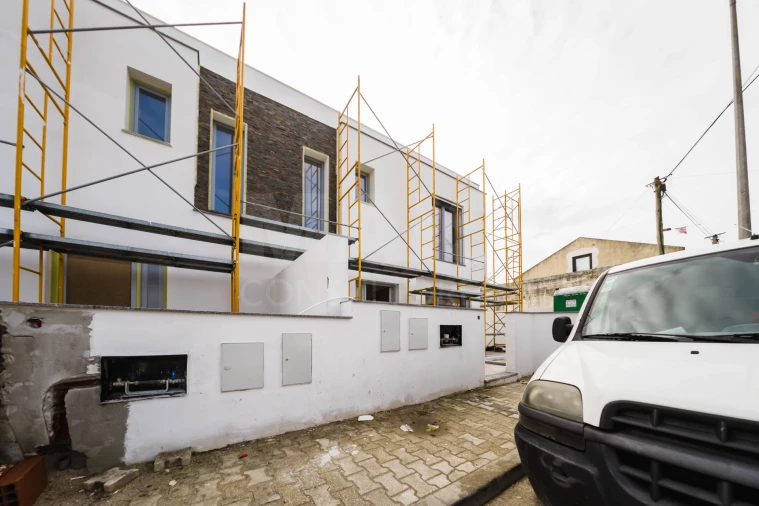 Moradia T4 para Venda em Atouguia da Baleia Foto 4