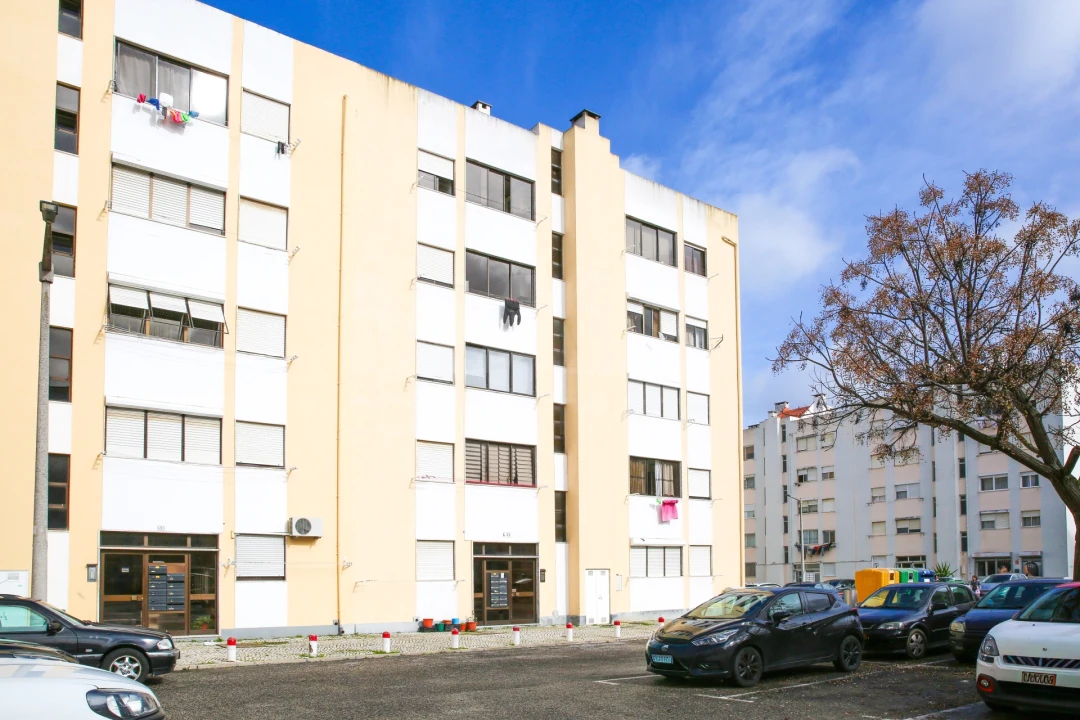 Apartamento T2 para Venda em Carregado e Cadafais Foto 1