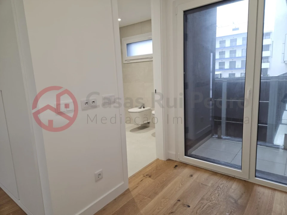 Apartamento T3 para Venda em Laranjeiro e Feijó Foto 20