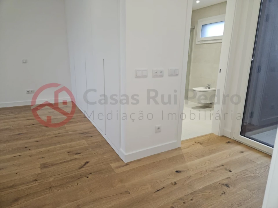 Apartamento T3 para Venda em Laranjeiro e Feijó Foto 21