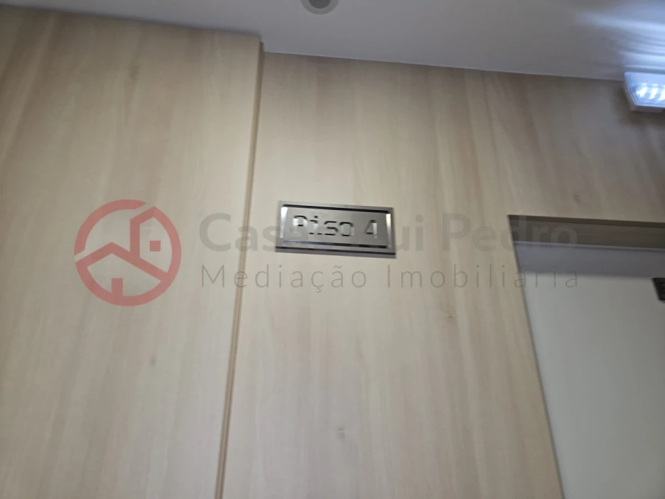 Apartamento T3 para Venda em Laranjeiro e Feijó Foto 37