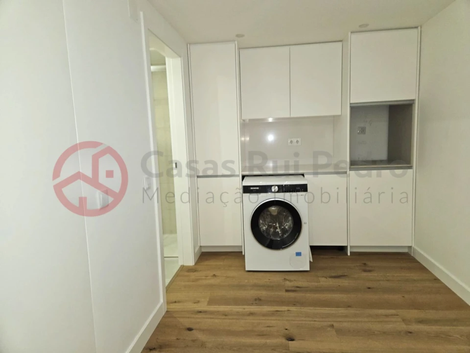 Apartamento T3 para Venda em Laranjeiro e Feijó Foto 40