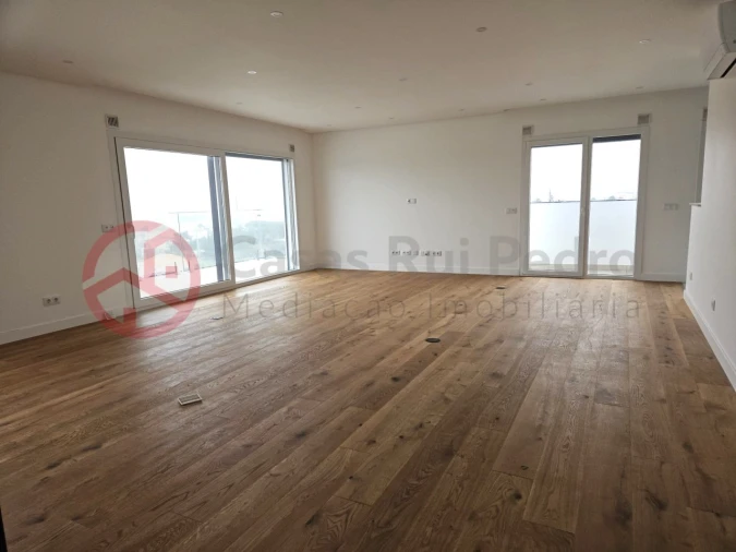 Apartamento T3 para Venda em Laranjeiro e Feijó Foto 8