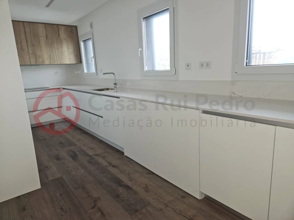 Apartamento T3 para Venda em Laranjeiro e Feijó Foto 5