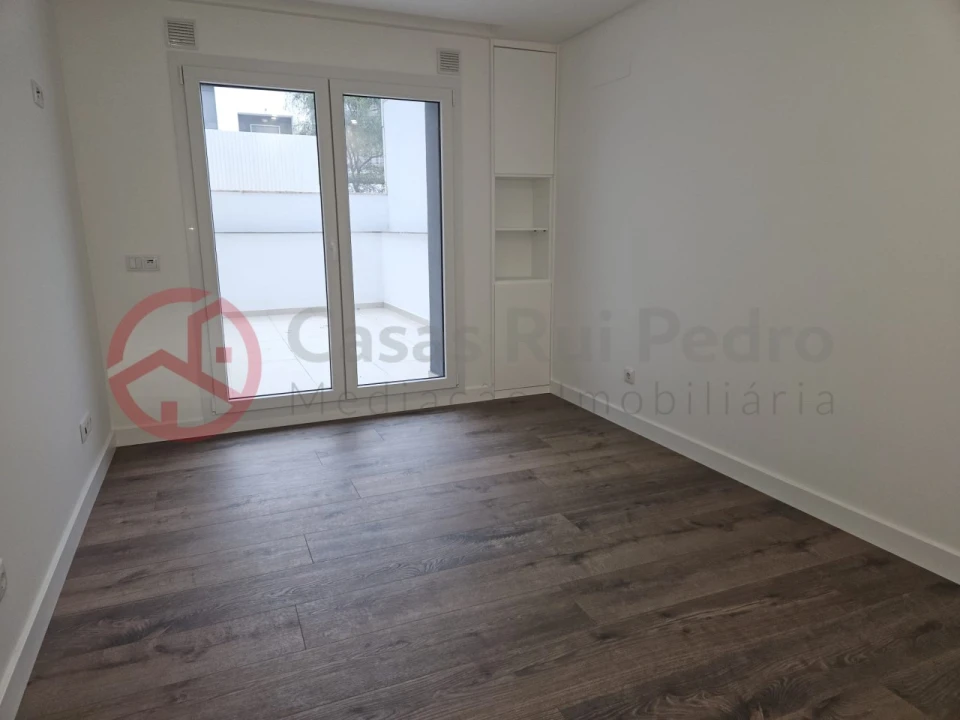 Apartamento T3 para Venda em Laranjeiro e Feijó Foto 12