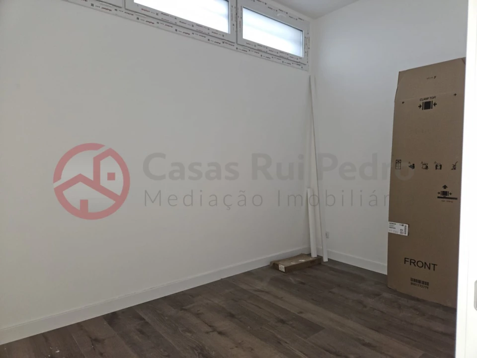 Apartamento T3 para Venda em Laranjeiro e Feijó Foto 20