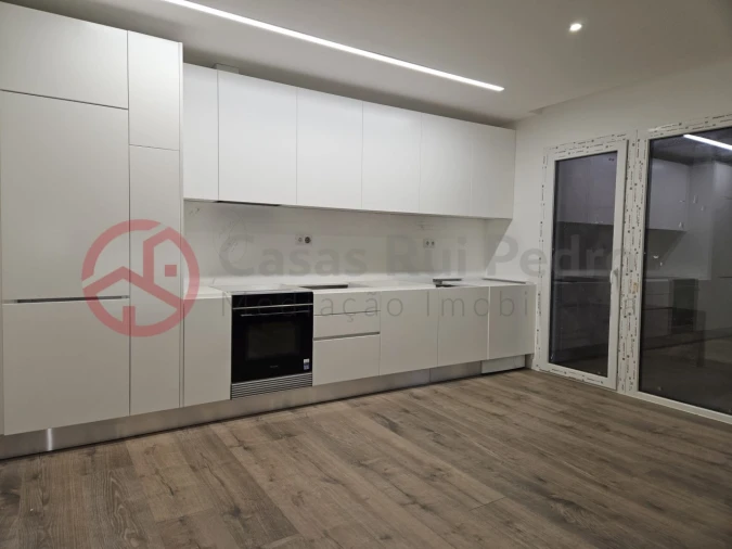 Apartamento T3 para Venda em Laranjeiro e Feijó Foto 6