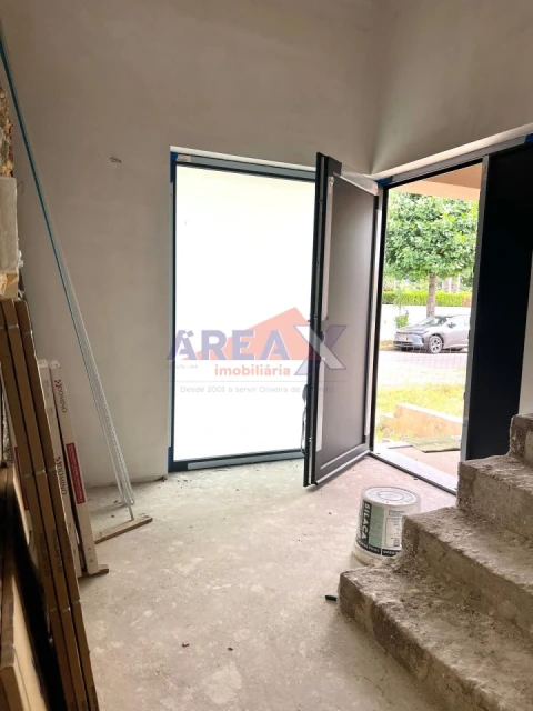 Moradia T4 para Venda em Vila de Cucujães
