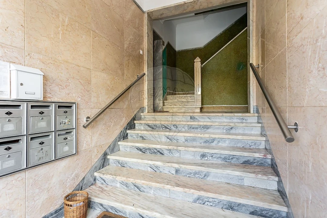 Apartamento T2 para Venda em Algueirão-Mem Martins Foto 17