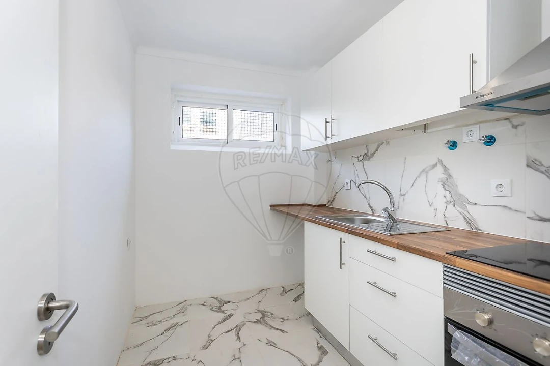 Apartamento T2 para Venda em Algueirão-Mem Martins Foto 10