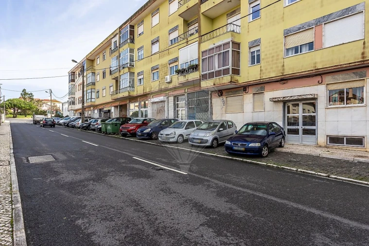 Apartamento T2 para Venda em Algueirão-Mem Martins Foto 16