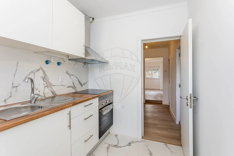 Apartamento T2 para Venda em Algueirão-Mem Martins Foto 1